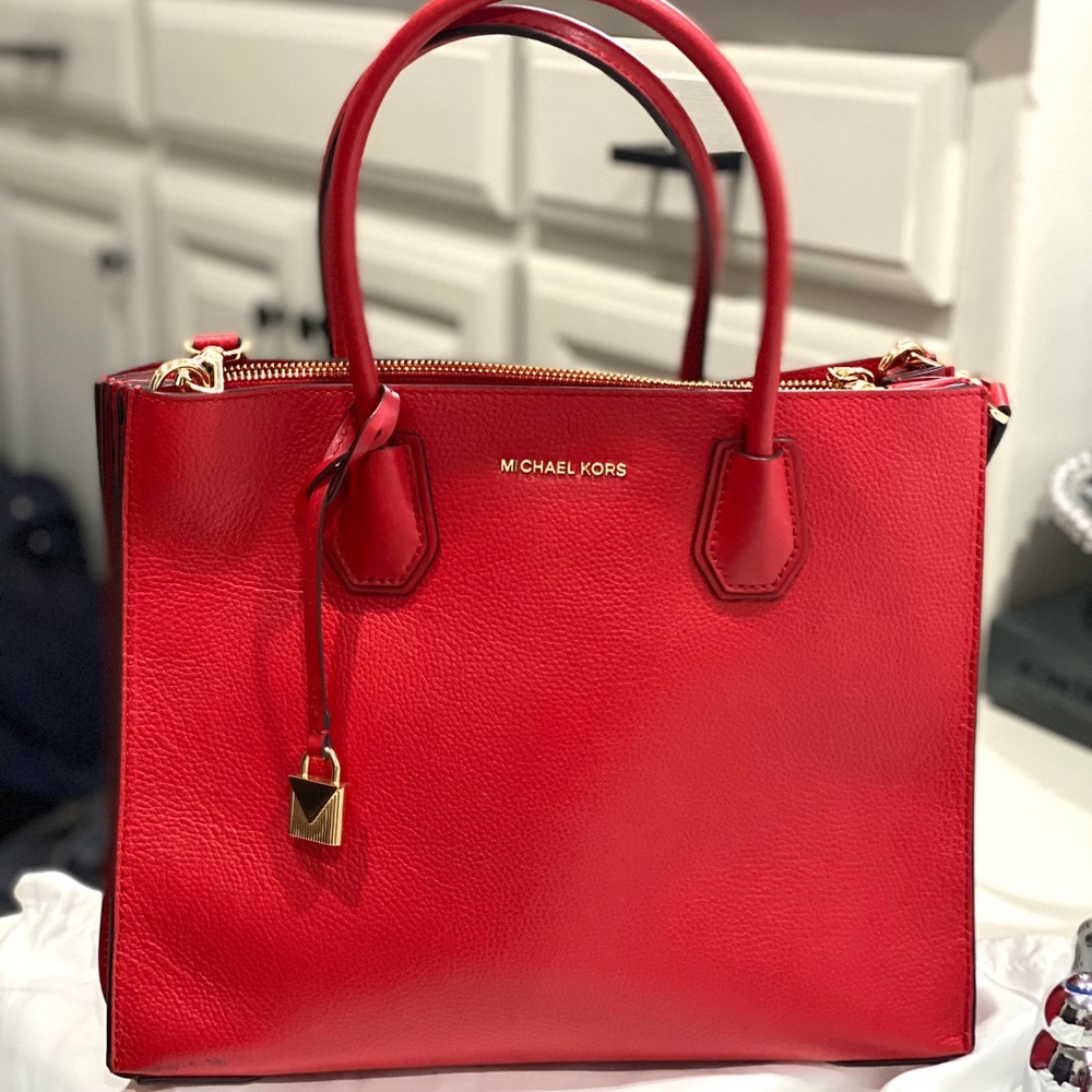 Mercer Large Pebbled Leather Accordion Tote Bag